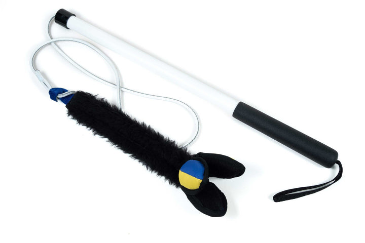 Flirt Pole with Faux Fur & Treat Pod