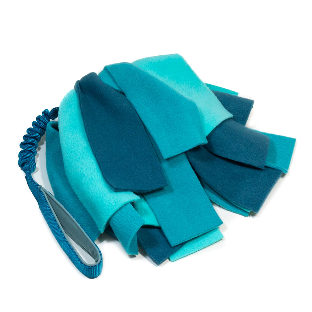 Fleece Whisk with bungee tug