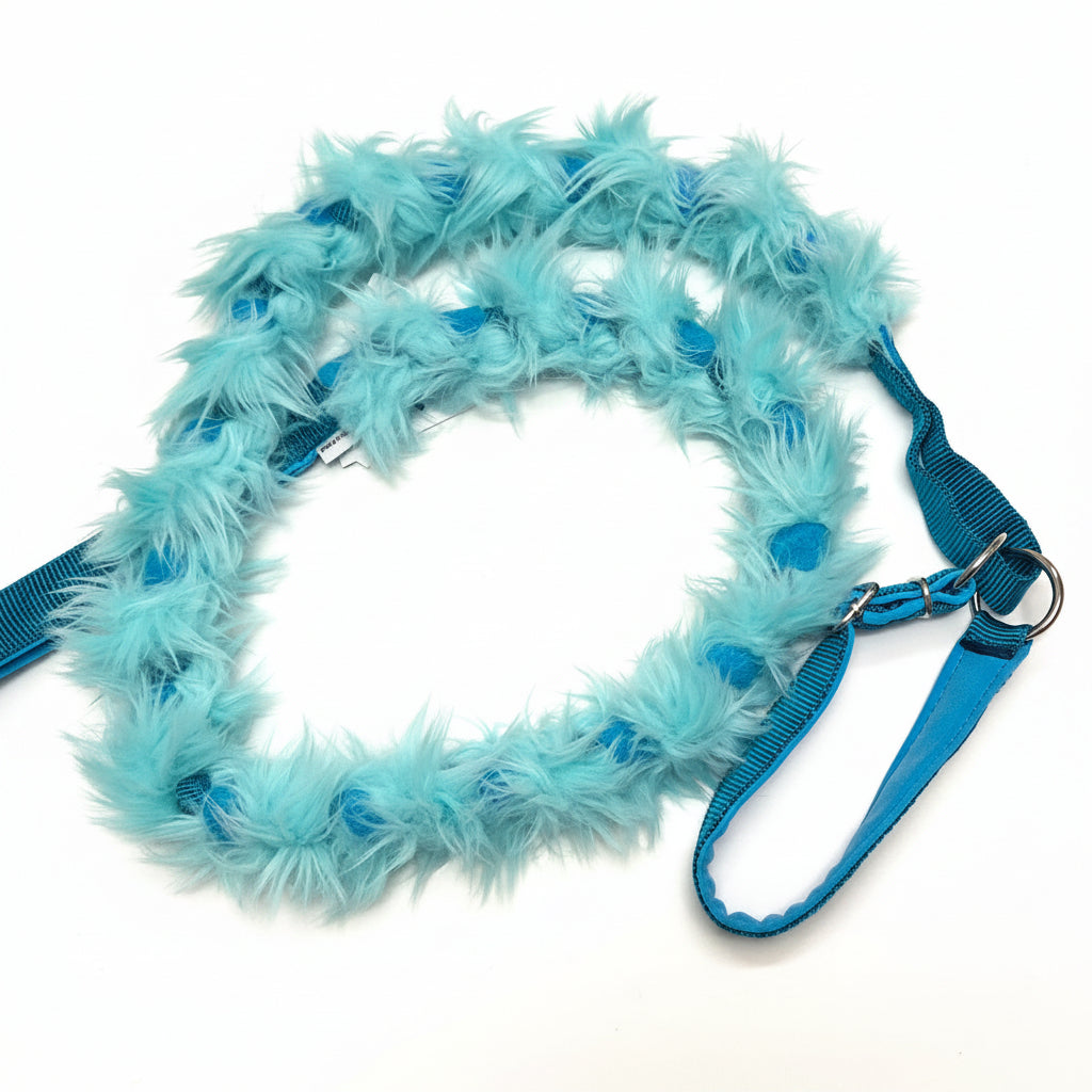 Braided agility leash with faux fur
